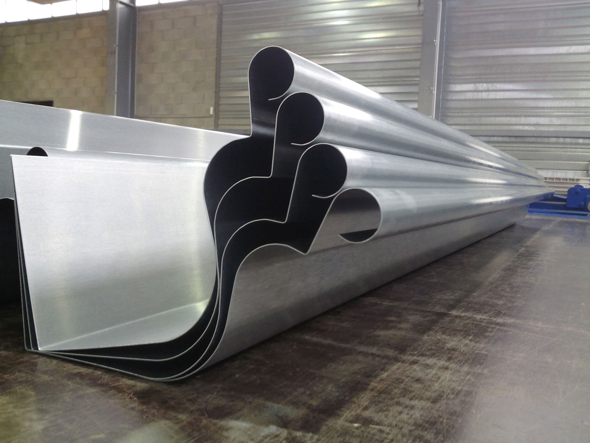 Gouttière moulurée en zinc naturel 0.8