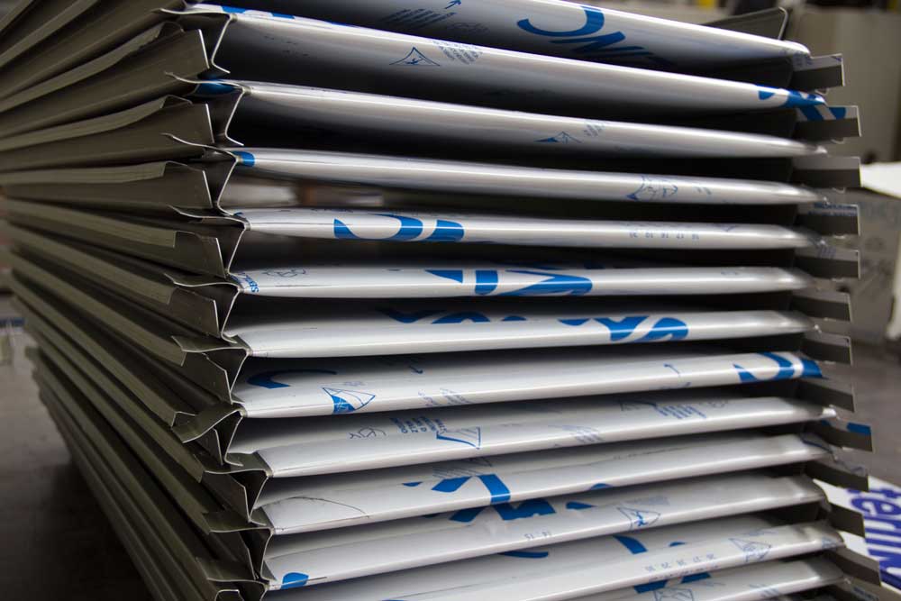 Pieds de bacs préparés sur bacs à joint debout